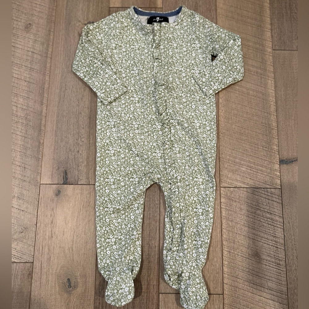 7 For All Mankind Ruffle Footie 6/9M